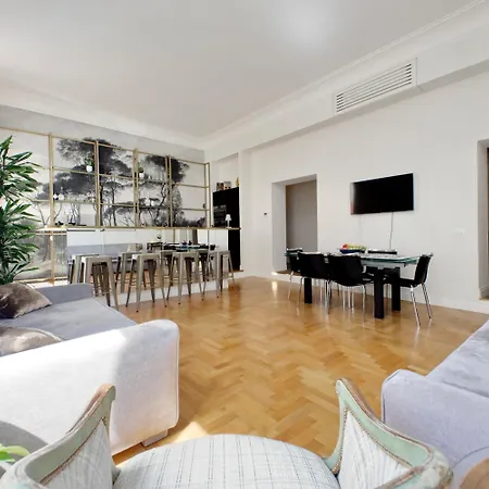 Treasurerome Quattro Fontane Deluxe *